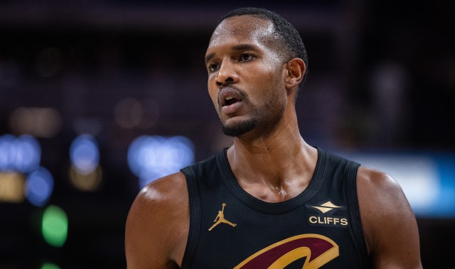 难阻失利！莫布里11中6拿到15分9板8助2断3帽 正负值-11